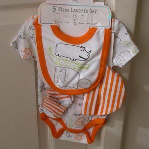 Quiltex (5) Piece Layette Set New/6-9 Months
